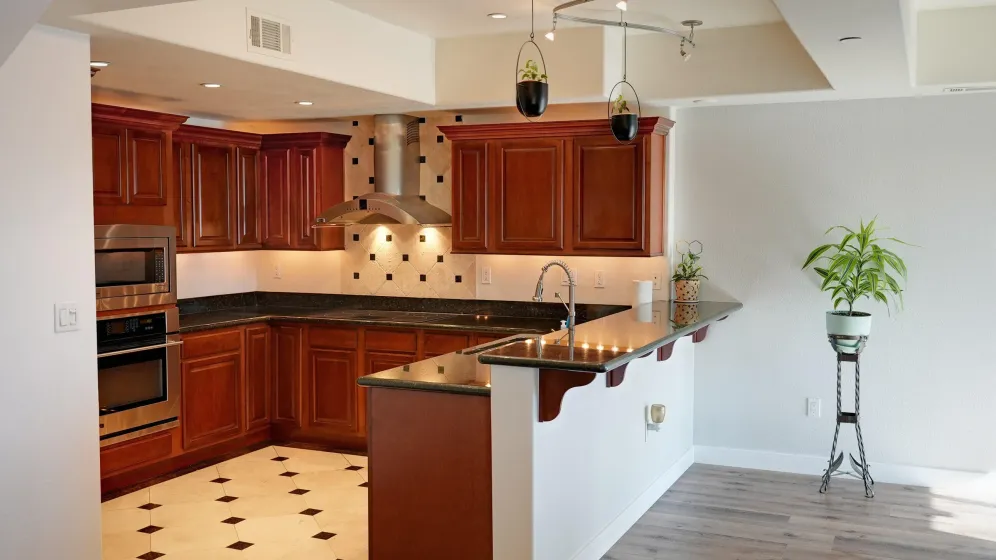 200 2nd, Reno, Nevada 89501, 2 Bedrooms Bedrooms, ,3 BathroomsBathrooms,Residential,Residential,2nd,0,260010992