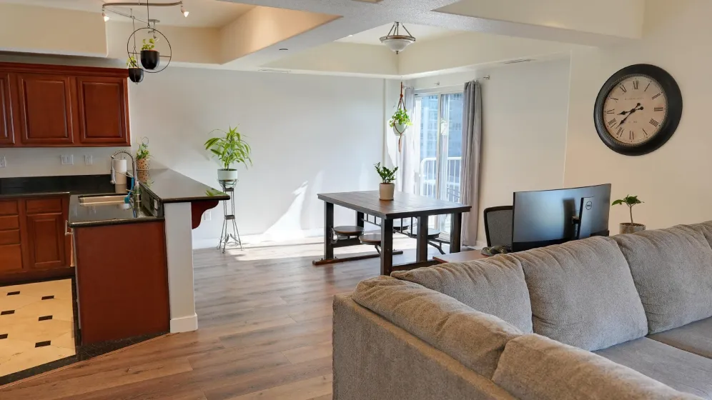 200 2nd, Reno, Nevada 89501, 2 Bedrooms Bedrooms, ,3 BathroomsBathrooms,Residential,Residential,2nd,0,260010992