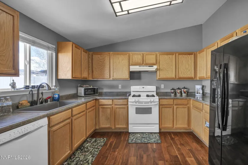 1453 Grey Bluffs, Fernley, Nevada 89408, 3 Bedrooms Bedrooms, ,2 BathroomsBathrooms,Residential,Residential,Grey Bluffs,0,260010994
