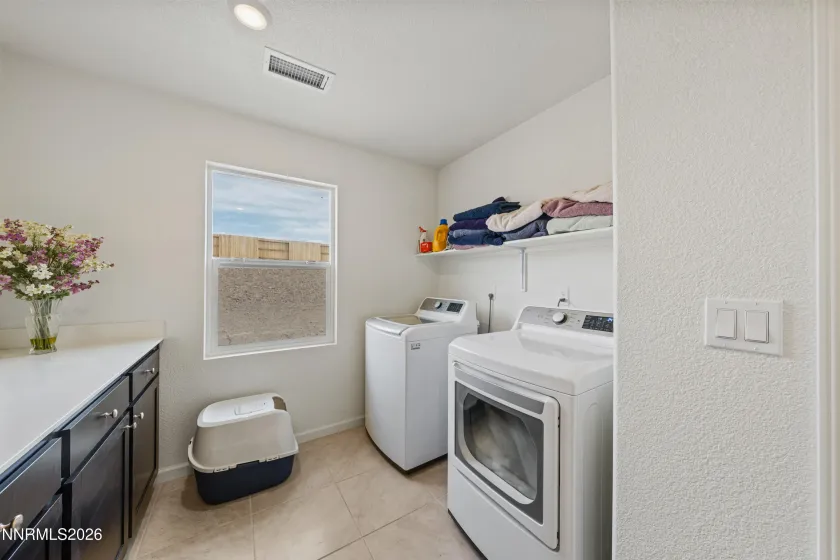 572 Pine Creek, Dayton, Nevada 89403, 4 Bedrooms Bedrooms, ,3 BathroomsBathrooms,Residential,Residential,Pine Creek,0,260011008