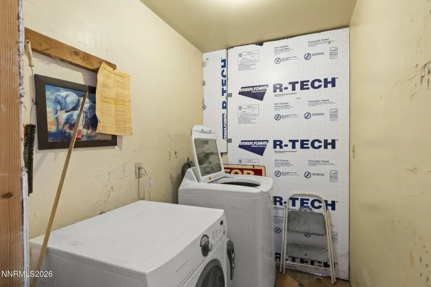 305 Burton, Carson City, Nevada 89706, ,2 BathroomsBathrooms,Residential Income,Residential,Burton,0,260011014
