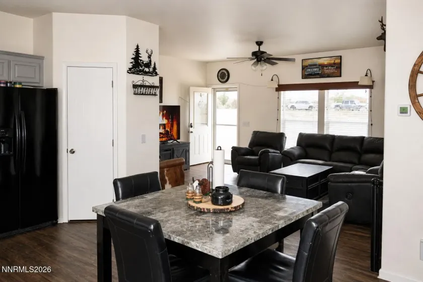 6740 Country, Winnemucca, Nevada 89445, 3 Bedrooms Bedrooms, ,2 BathroomsBathrooms,Residential,Residential,Country,0,260011025