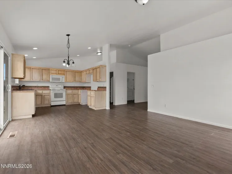 318 Emigrant, Fernley, Nevada 89408, 3 Bedrooms Bedrooms, ,2 BathroomsBathrooms,Residential,Residential,Emigrant,0,260011026