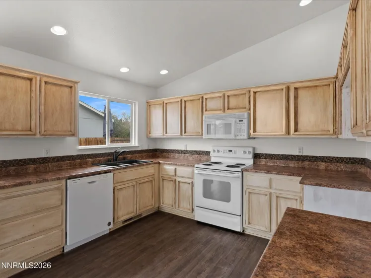 318 Emigrant, Fernley, Nevada 89408, 3 Bedrooms Bedrooms, ,2 BathroomsBathrooms,Residential,Residential,Emigrant,0,260011026