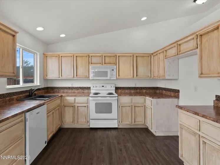 318 Emigrant, Fernley, Nevada 89408, 3 Bedrooms Bedrooms, ,2 BathroomsBathrooms,Residential,Residential,Emigrant,0,260011026