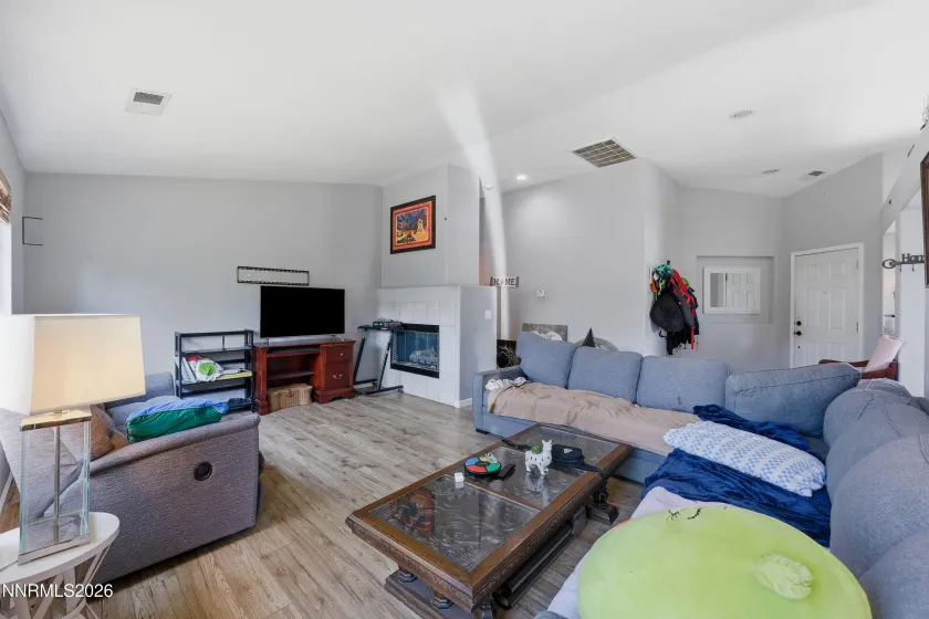 1455 Loma Verde, Sparks, Nevada 89436, 3 Bedrooms Bedrooms, ,2 BathroomsBathrooms,Residential,Residential,Loma Verde,0,260011028