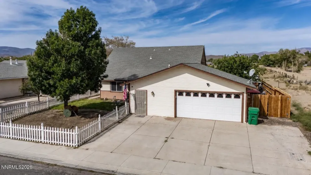221 Wildwood, Fernley, Nevada 89408, 3 Bedrooms Bedrooms, ,3 BathroomsBathrooms,Residential,Residential,Wildwood,0,260011031