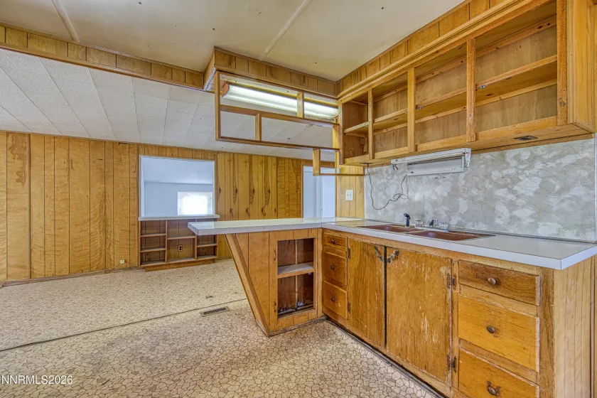 1395 Farm District, Fernley, Nevada 89408, 3 Bedrooms Bedrooms, ,2 BathroomsBathrooms,Residential,Residential,Farm District,0,260011032
