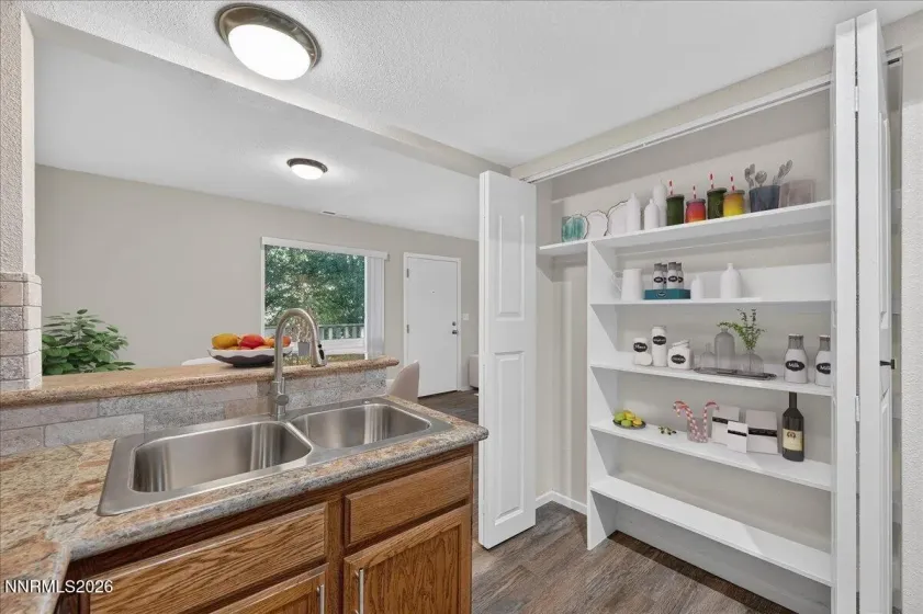 795 Kingston, Reno, Nevada 89511, 2 Bedrooms Bedrooms, ,2 BathroomsBathrooms,Residential,Residential,Kingston,0,260011038