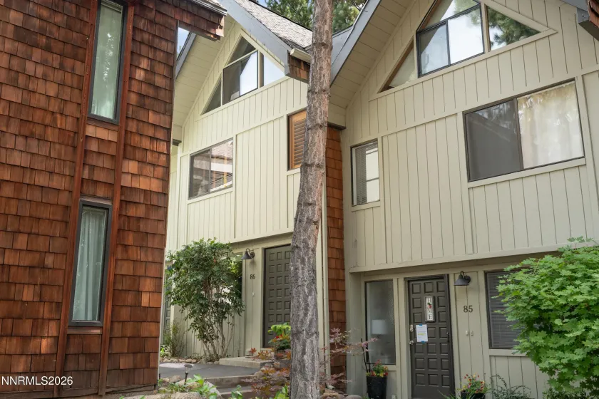 989 Tahoe, Incline Village, Nevada 89451, 3 Bedrooms Bedrooms, ,2 BathroomsBathrooms,Residential,Residential,Tahoe,0,260011040