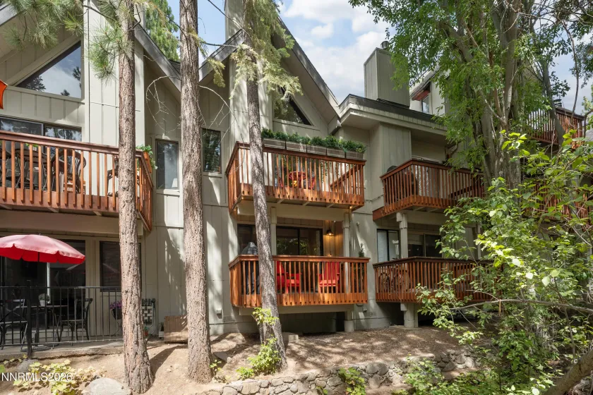 989 Tahoe, Incline Village, Nevada 89451, 3 Bedrooms Bedrooms, ,2 BathroomsBathrooms,Residential,Residential,Tahoe,0,260011040