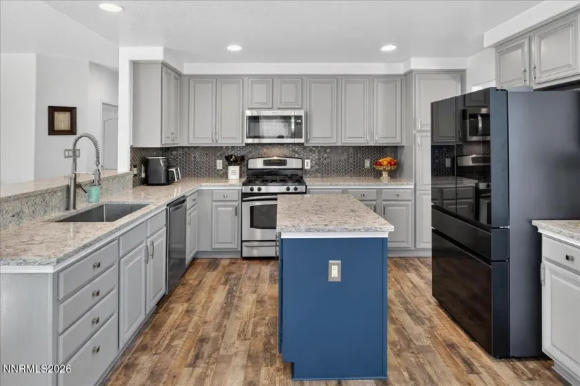2390 Lincoln Meadows, Reno, Nevada 89521, 4 Bedrooms Bedrooms, ,3 BathroomsBathrooms,Residential,Residential,Lincoln Meadows,0,260011046