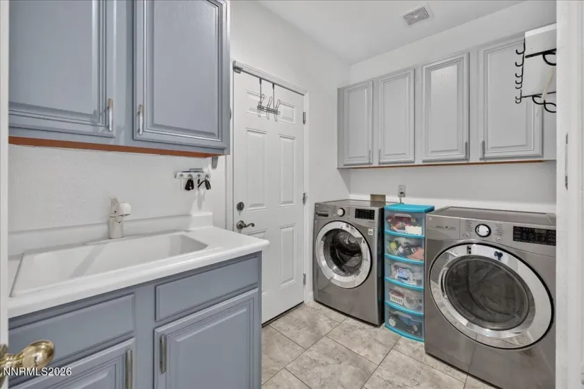 2390 Lincoln Meadows, Reno, Nevada 89521, 4 Bedrooms Bedrooms, ,3 BathroomsBathrooms,Residential,Residential,Lincoln Meadows,0,260011046