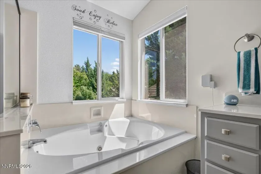 2390 Lincoln Meadows, Reno, Nevada 89521, 4 Bedrooms Bedrooms, ,3 BathroomsBathrooms,Residential,Residential,Lincoln Meadows,0,260011046