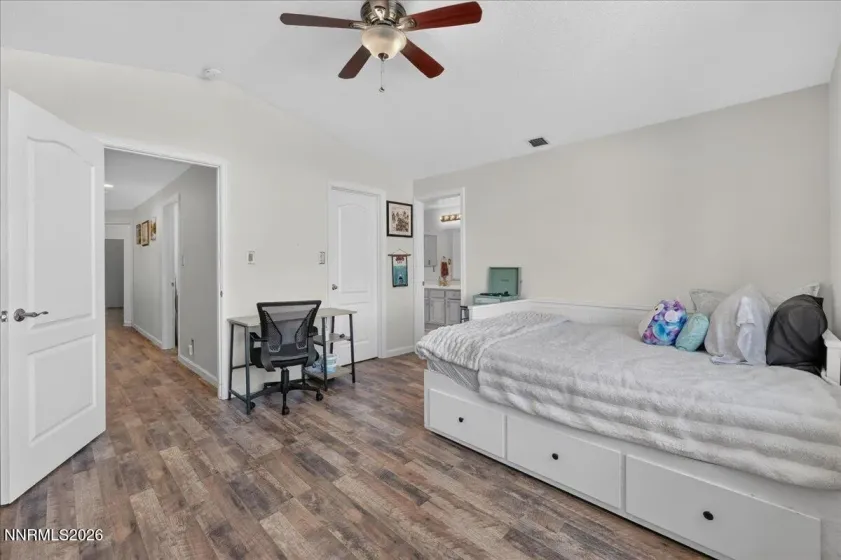 2390 Lincoln Meadows, Reno, Nevada 89521, 4 Bedrooms Bedrooms, ,3 BathroomsBathrooms,Residential,Residential,Lincoln Meadows,0,260011046