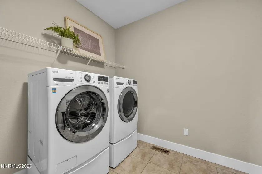 2731 Kettle, Sparks, Nevada 89436, 4 Bedrooms Bedrooms, ,3 BathroomsBathrooms,Residential,Residential,Kettle,0,260011066