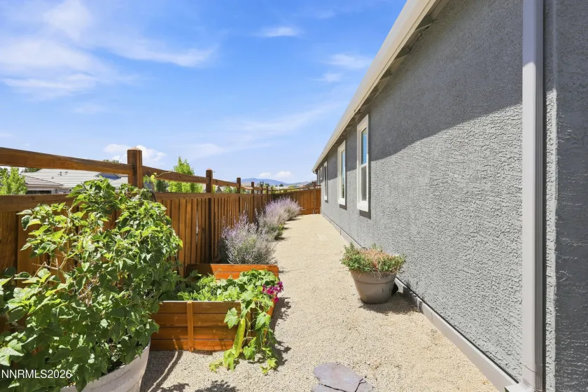7230 Treeline, Sparks, Nevada 89436, 3 Bedrooms Bedrooms, ,2 BathroomsBathrooms,Residential,Residential,Treeline,0,260009975
