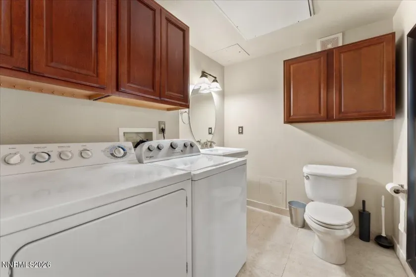 200 2nd, Reno, Nevada 89501, 2 Bedrooms Bedrooms, ,3 BathroomsBathrooms,Residential,Residential,2nd,0,260011085