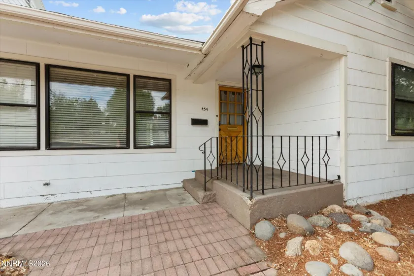 454 Glenmanor, Reno, Nevada 89509, 5 Bedrooms Bedrooms, ,3 BathroomsBathrooms,Residential,Residential,Glenmanor,0,260011088