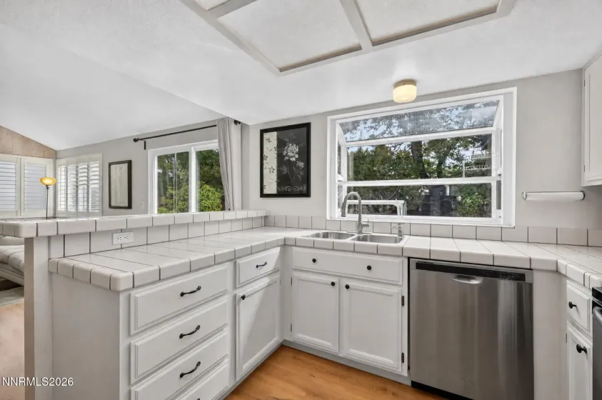 1930 Quail Run, Reno, Nevada 89523, 3 Bedrooms Bedrooms, ,2 BathroomsBathrooms,Residential,Residential,Quail Run,0,260011099