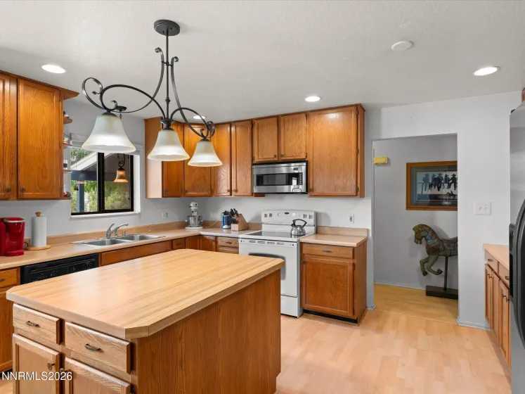 3642 Cindys, Carson City, Nevada 89705, 3 Bedrooms Bedrooms, ,3 BathroomsBathrooms,Residential,Residential,Cindys,0,260011114