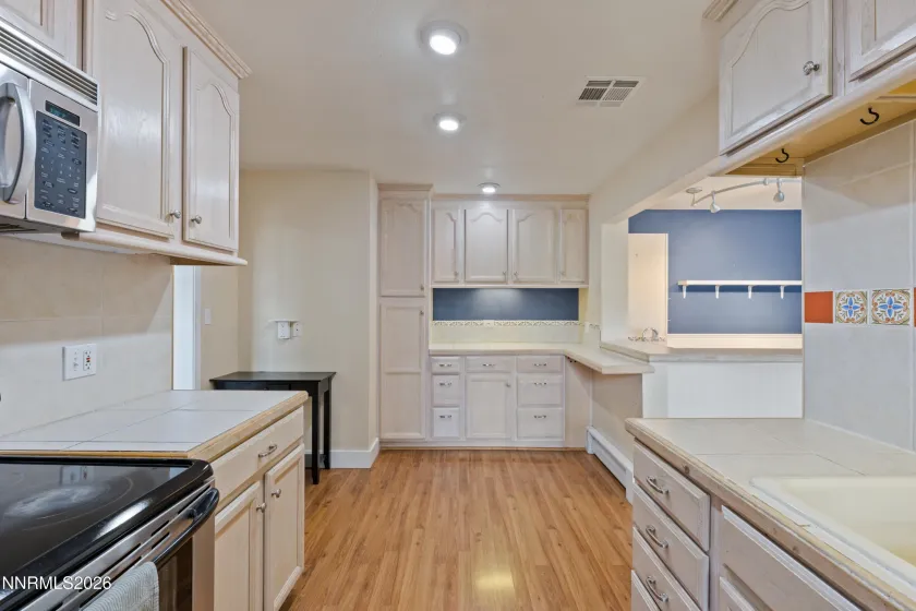 901 Lyman, Reno, Nevada 89509, 4 Bedrooms Bedrooms, ,3 BathroomsBathrooms,Residential,Residential,Lyman,0,260011123