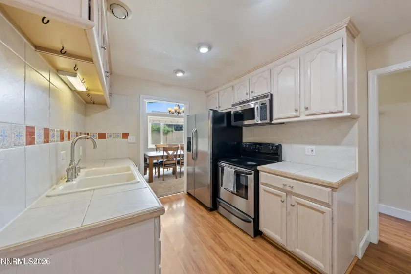 901 Lyman, Reno, Nevada 89509, 4 Bedrooms Bedrooms, ,3 BathroomsBathrooms,Residential,Residential,Lyman,0,260011123