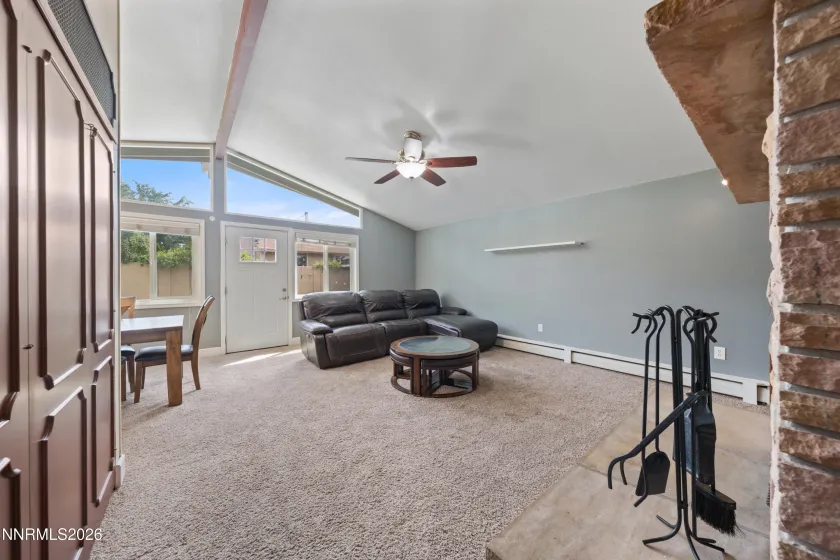 901 Lyman, Reno, Nevada 89509, 4 Bedrooms Bedrooms, ,3 BathroomsBathrooms,Residential,Residential,Lyman,0,260011123