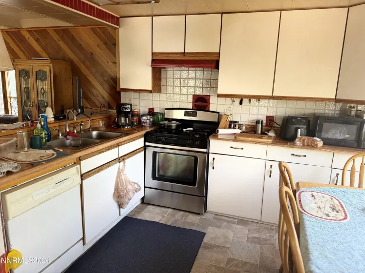 85 Ramsey, Reno, Nevada 89506, 2 Bedrooms Bedrooms, ,1 BathroomBathrooms,Residential,Residential,Ramsey,0,260011128