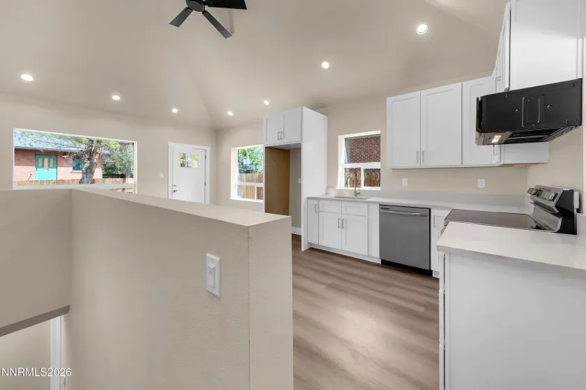 360 Roberts, Reno, Nevada 89502, 2 Bedrooms Bedrooms, ,2 BathroomsBathrooms,Residential,Residential,Roberts,0,260011132