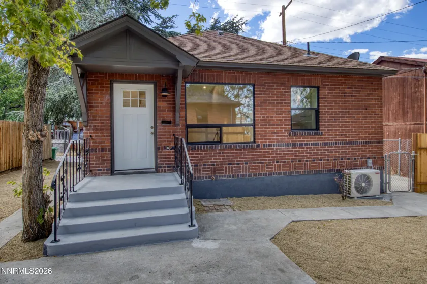 360 Roberts, Reno, Nevada 89502, 2 Bedrooms Bedrooms, ,2 BathroomsBathrooms,Residential,Residential,Roberts,0,260011132