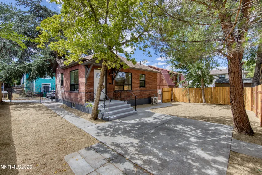 360 Roberts, Reno, Nevada 89502, 2 Bedrooms Bedrooms, ,2 BathroomsBathrooms,Residential,Residential,Roberts,0,260011132
