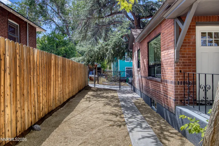 360 Roberts, Reno, Nevada 89502, 2 Bedrooms Bedrooms, ,2 BathroomsBathrooms,Residential,Residential,Roberts,0,260011132