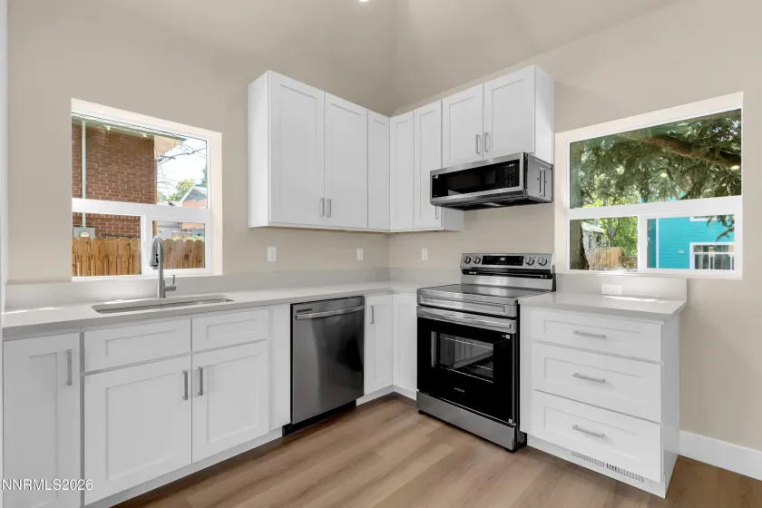 360 Roberts, Reno, Nevada 89502, 2 Bedrooms Bedrooms, ,2 BathroomsBathrooms,Residential,Residential,Roberts,0,260011132
