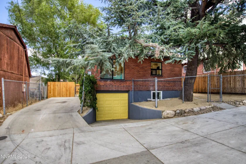 360 Roberts, Reno, Nevada 89502, 2 Bedrooms Bedrooms, ,2 BathroomsBathrooms,Residential,Residential,Roberts,0,260011132