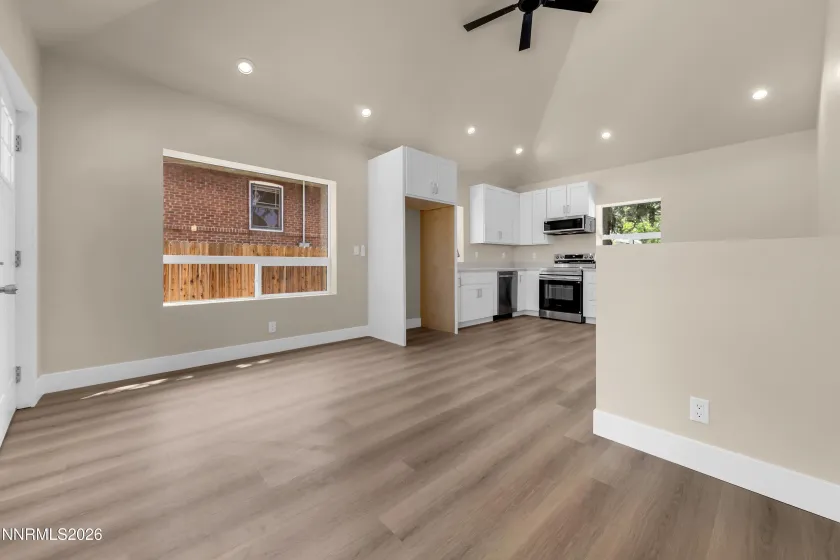 360 Roberts, Reno, Nevada 89502, 2 Bedrooms Bedrooms, ,2 BathroomsBathrooms,Residential,Residential,Roberts,0,260011132