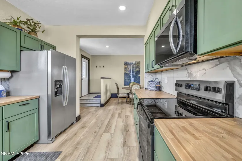 15950 Carl, Reno, Nevada 89511, 2 Bedrooms Bedrooms, ,2 BathroomsBathrooms,Residential,Residential,Carl,0,260011136