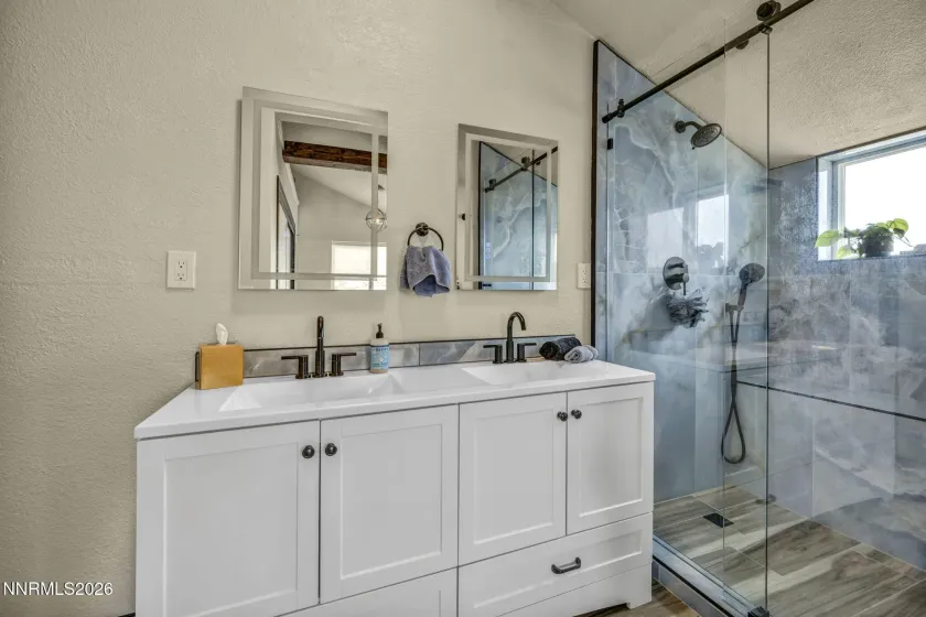 15950 Carl, Reno, Nevada 89511, 2 Bedrooms Bedrooms, ,2 BathroomsBathrooms,Residential,Residential,Carl,0,260011136