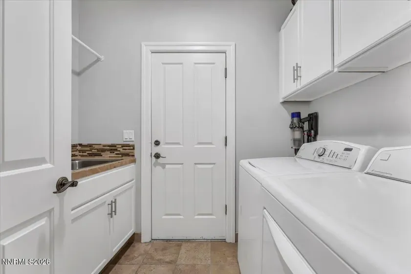 7365 Silver King, Sparks, Nevada 89436, 4 Bedrooms Bedrooms, ,3 BathroomsBathrooms,Residential,Residential,Silver King,0,260011106