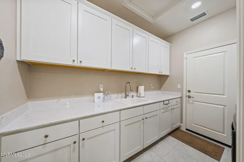 10480 Mine Shaft, Reno, Nevada 89521, 4 Bedrooms Bedrooms, ,3 BathroomsBathrooms,Residential,Residential,Mine Shaft,0,260011112