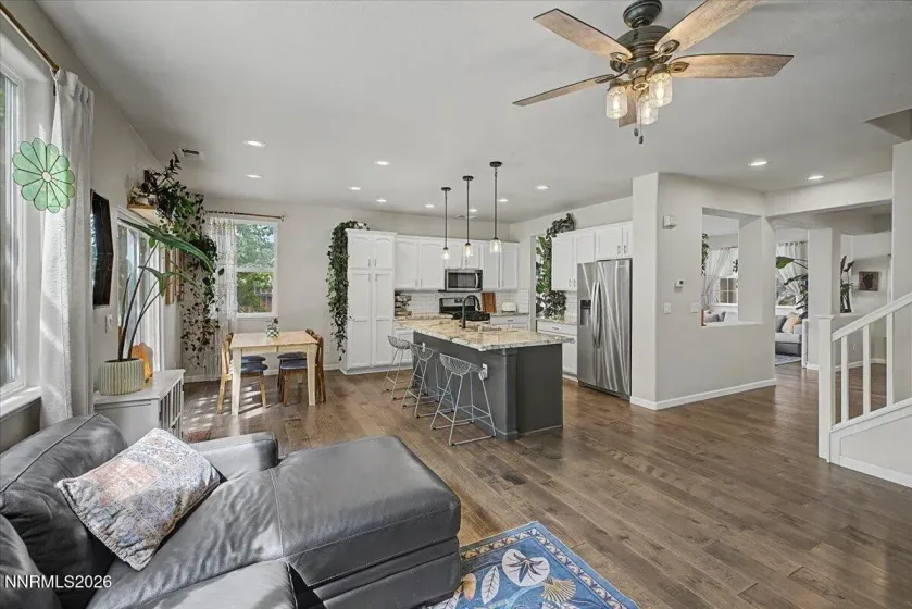 866 University Park, Reno, Nevada 89512, 4 Bedrooms Bedrooms, ,3 BathroomsBathrooms,Residential,Residential,University Park,0,260011150