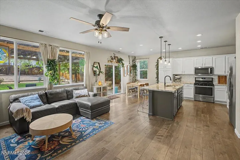 866 University Park, Reno, Nevada 89512, 4 Bedrooms Bedrooms, ,3 BathroomsBathrooms,Residential,Residential,University Park,0,260011150