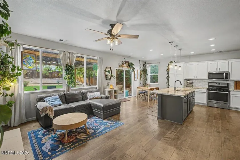 866 University Park, Reno, Nevada 89512, 4 Bedrooms Bedrooms, ,3 BathroomsBathrooms,Residential,Residential,University Park,0,260011150