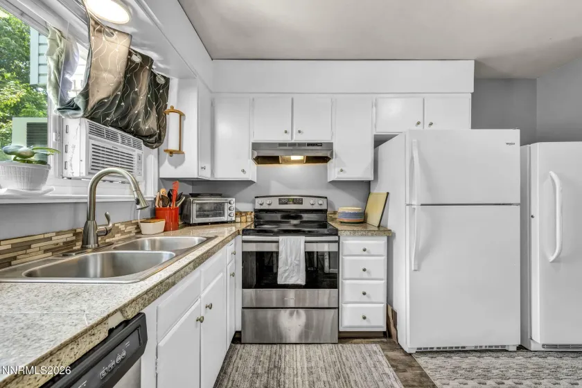 5 Smithridge, Reno, Nevada 89502, 2 Bedrooms Bedrooms, ,2 BathroomsBathrooms,Residential,Residential,Smithridge,0,260011155