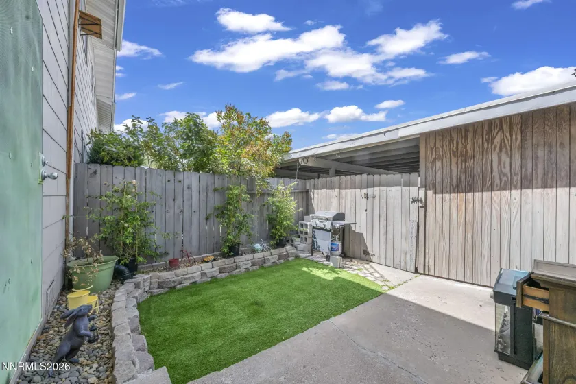 5 Smithridge, Reno, Nevada 89502, 2 Bedrooms Bedrooms, ,2 BathroomsBathrooms,Residential,Residential,Smithridge,0,260011155