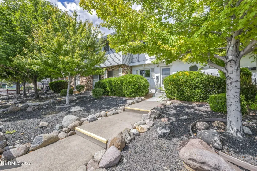 5 Smithridge, Reno, Nevada 89502, 2 Bedrooms Bedrooms, ,2 BathroomsBathrooms,Residential,Residential,Smithridge,0,260011155