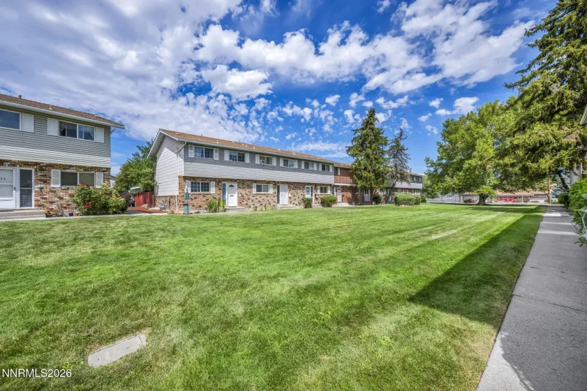 5 Smithridge, Reno, Nevada 89502, 2 Bedrooms Bedrooms, ,2 BathroomsBathrooms,Residential,Residential,Smithridge,0,260011155