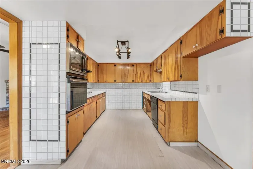 2470 Riviera, Reno, Nevada 89509, 3 Bedrooms Bedrooms, ,2 BathroomsBathrooms,Residential,Residential,Riviera,0,260011156