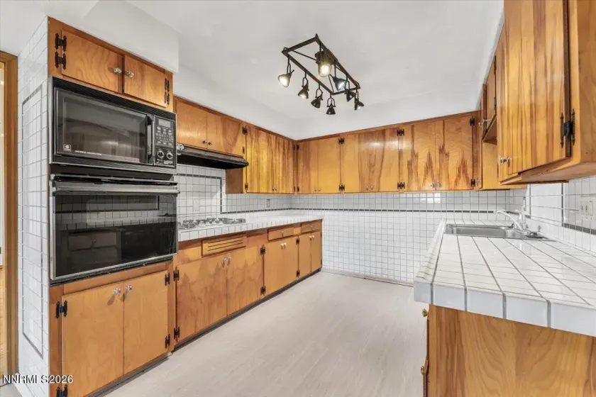 2470 Riviera, Reno, Nevada 89509, 3 Bedrooms Bedrooms, ,2 BathroomsBathrooms,Residential,Residential,Riviera,0,260011156