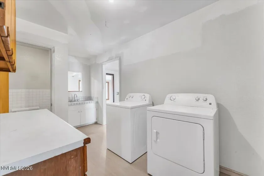 2470 Riviera, Reno, Nevada 89509, 3 Bedrooms Bedrooms, ,2 BathroomsBathrooms,Residential,Residential,Riviera,0,260011156